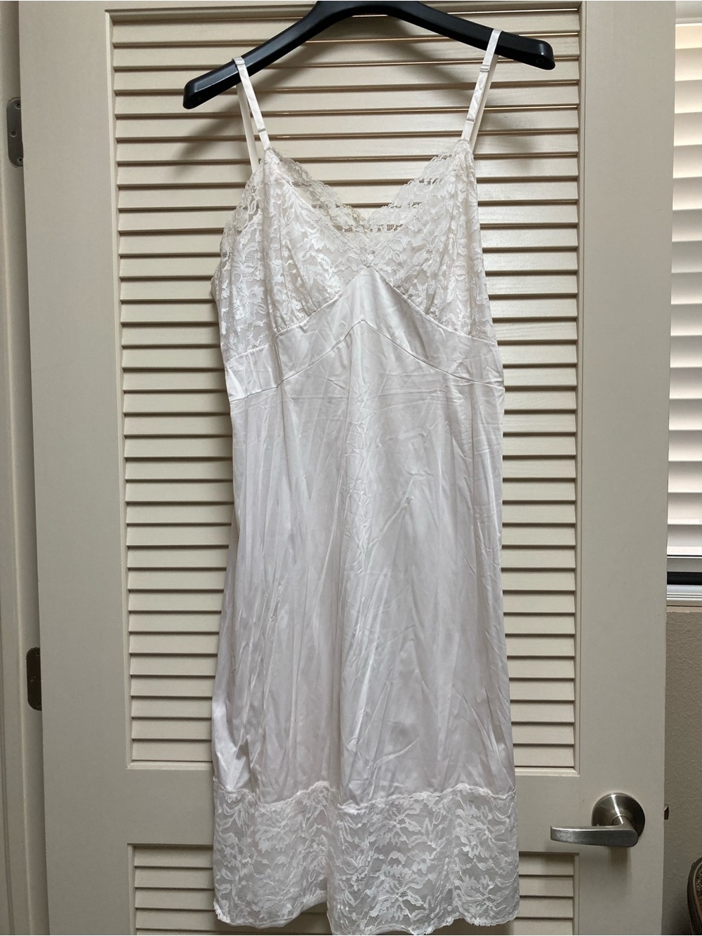 Vintage Vanity Fair Lace Ladies Slip Size 40